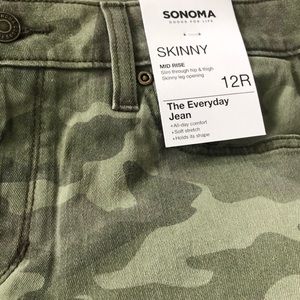 Sonoma size 12 Skinny Mid Rise Jean, Camo